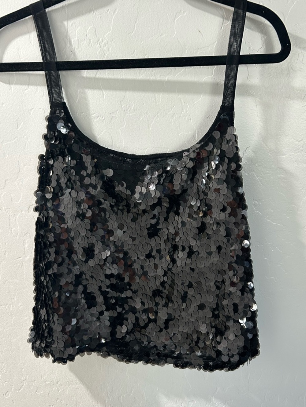 Black Sequin Cropped Tank Top - Picture 3 of 5